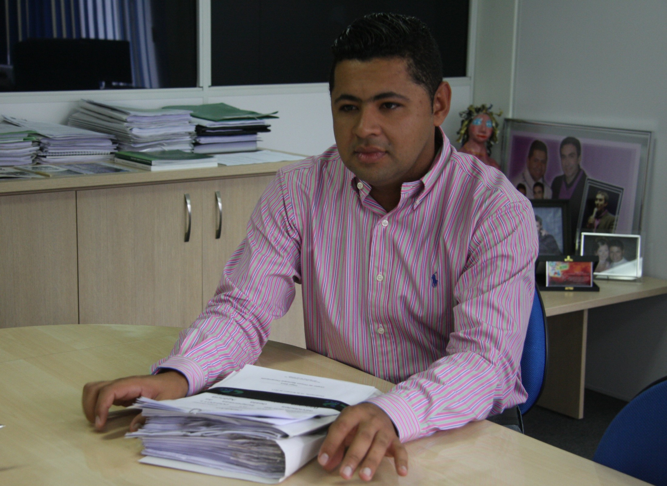 Agências bancárias podem ser fechadas por descumprimento de lei - Diretor do PROCON Municipal Tiago Silva