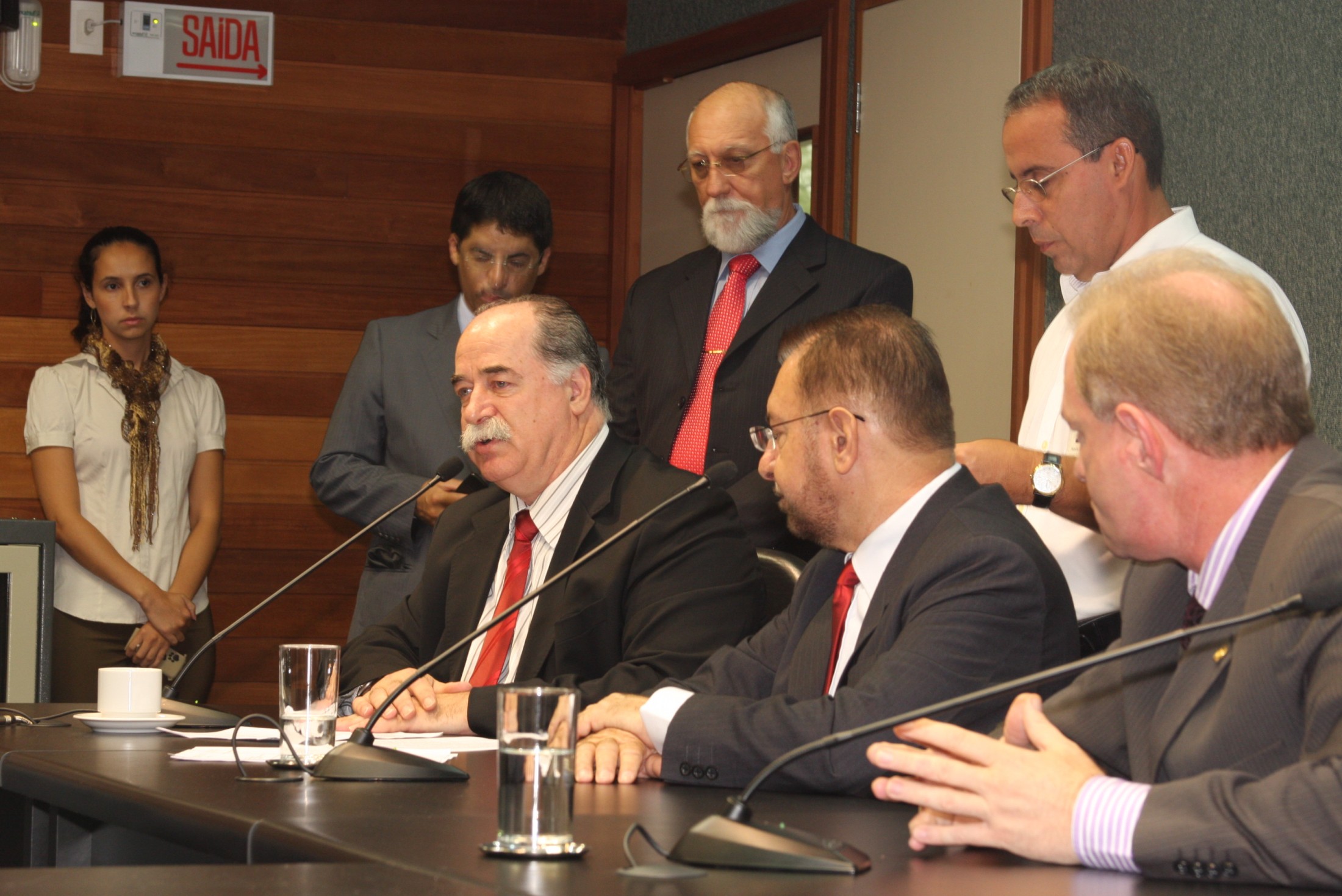 Proposta de reajuste para o salário mínimo regional chega à Assembleia