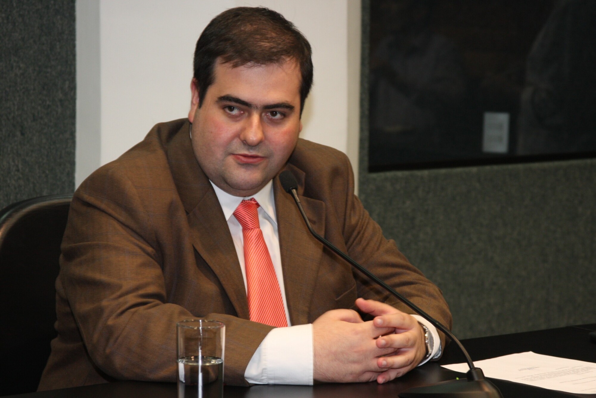 Dos Gabinetes – Carlos Chiodini preside Comissão de Educação, Cultura e Desporto