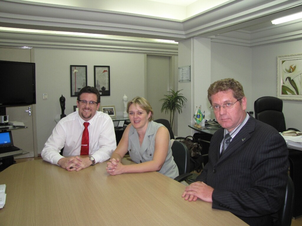 Dos Gabinetes – Deputada Luciane Carminatti visita reitoria da UFFS