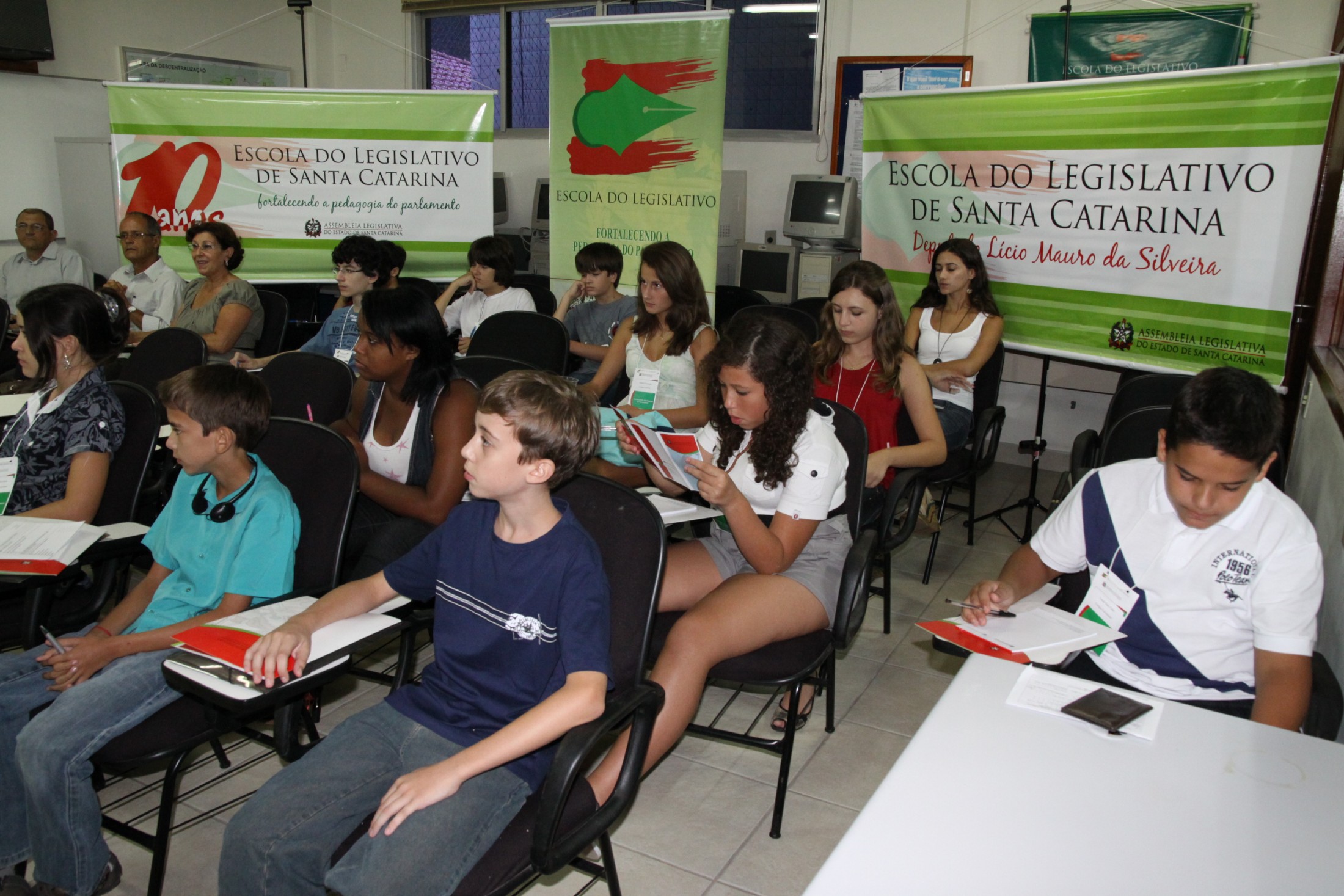 Vereadores Mirins visitam Assembleia