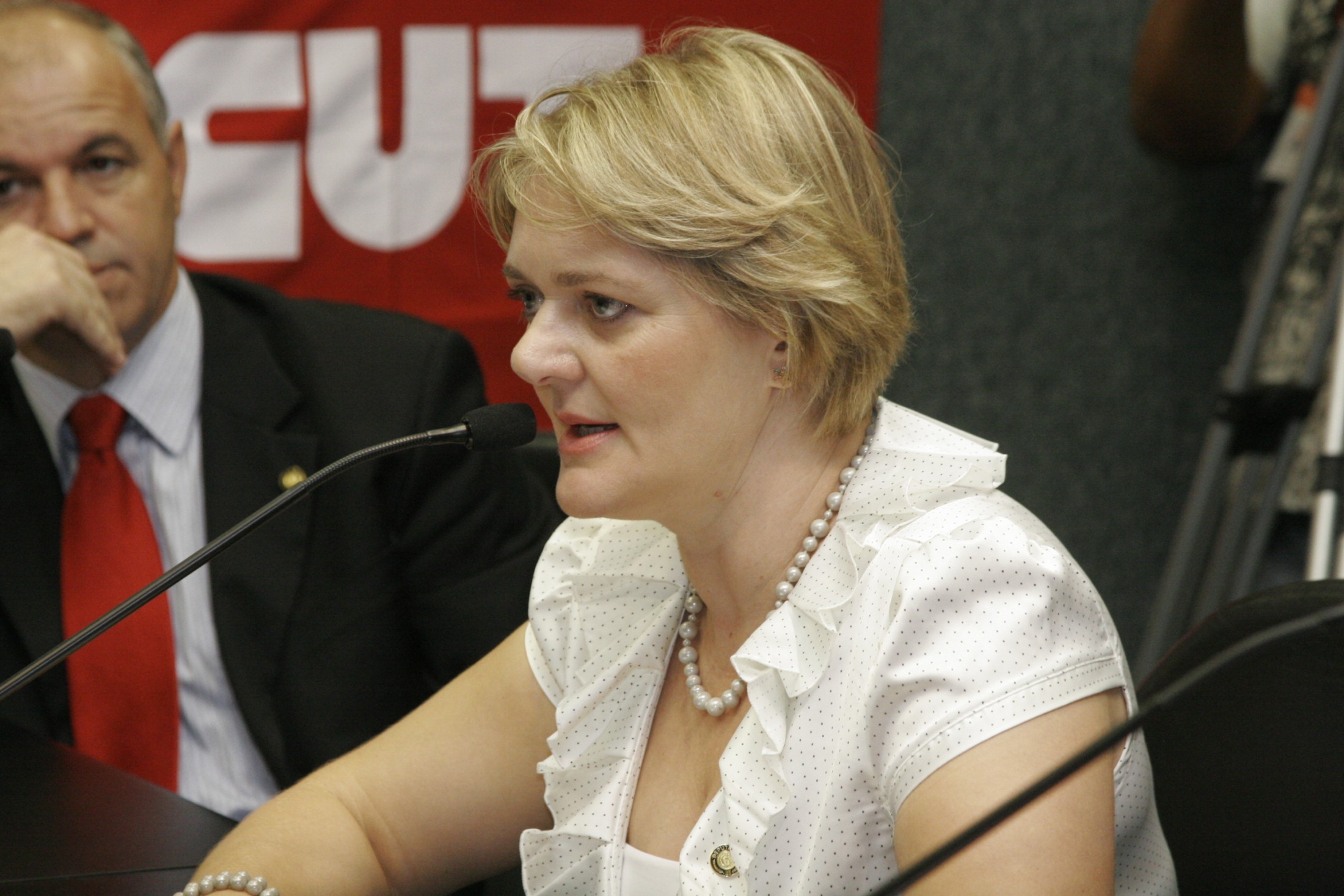 Deputada Luciane Maria Carminatti (PT)