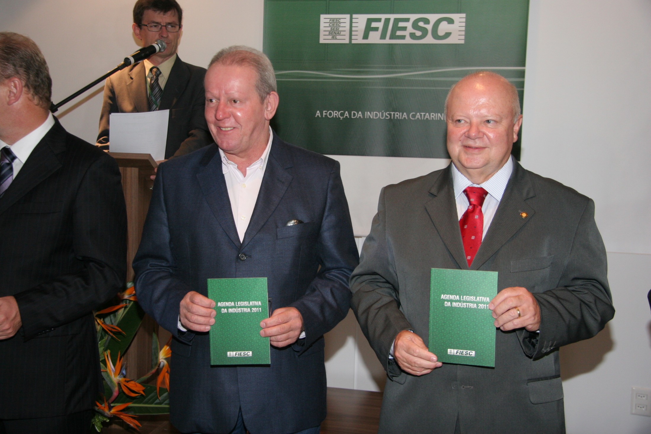 Agenda Legislativa da Indústria 2011 - FIESC