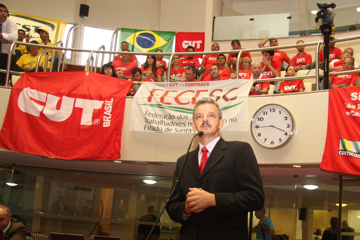 Dos Gabinetes – Dresch comemora aprovação do reajuste do salário mínimo catarinense