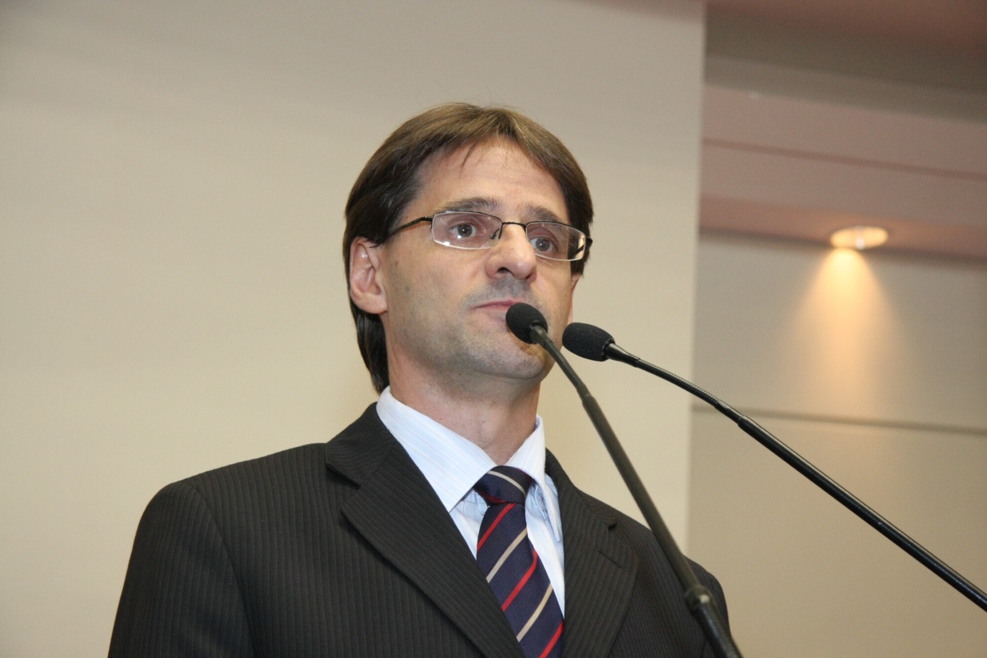Dos Gabinetes – Salário mínimo regional: Para Neodi Saretta a luta dos trabalhadores virou conquista