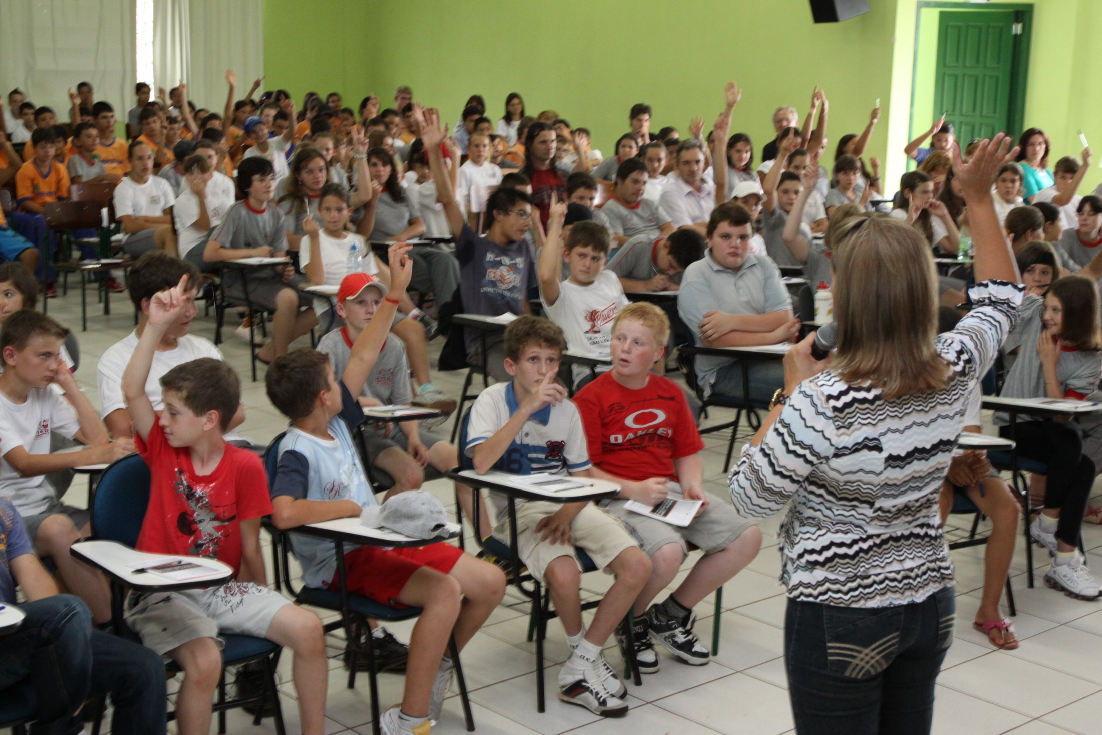 Bullying escolar é debatido em Pinhalzinho