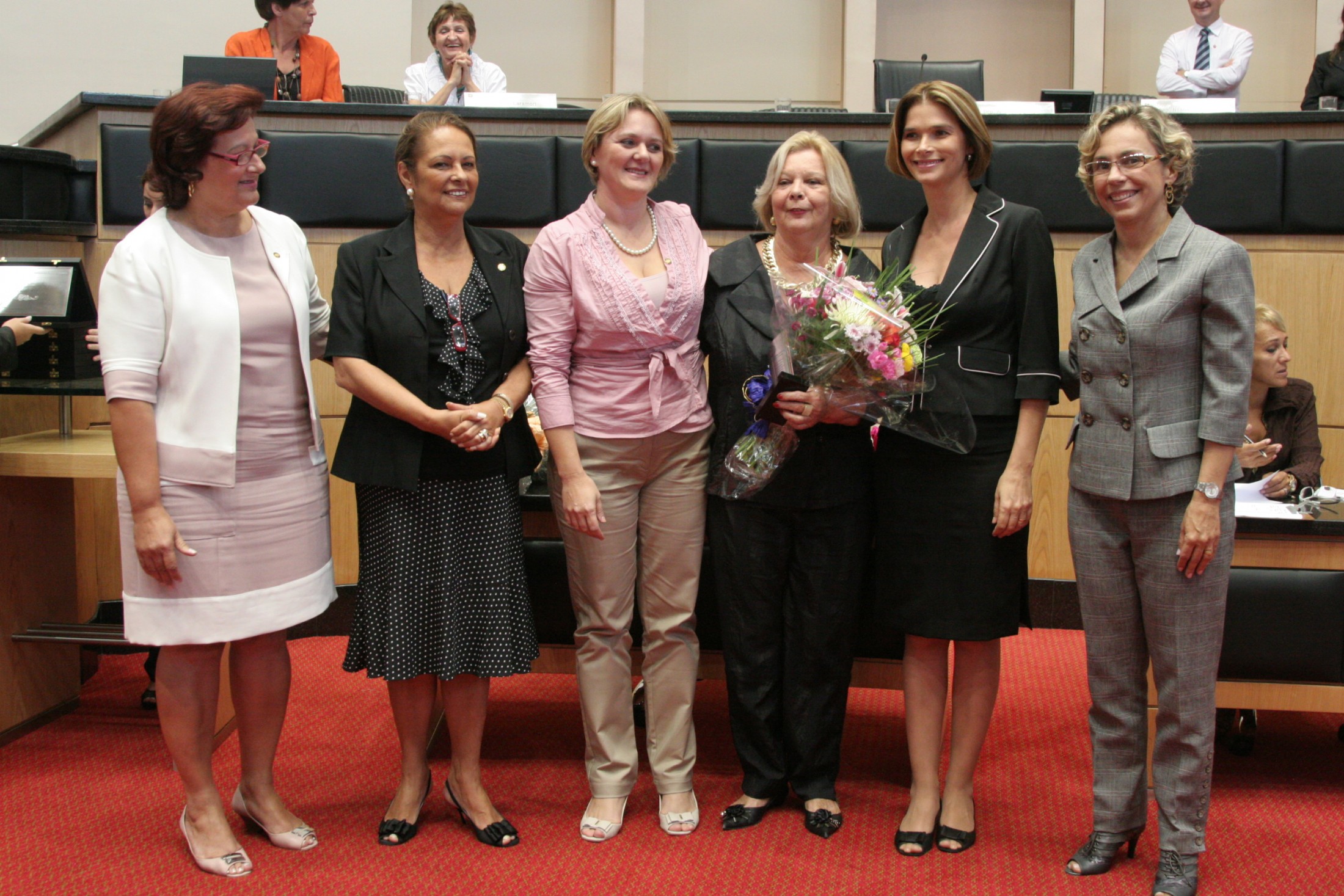 Dia Internacional da Mulher é lembrado com homenagens