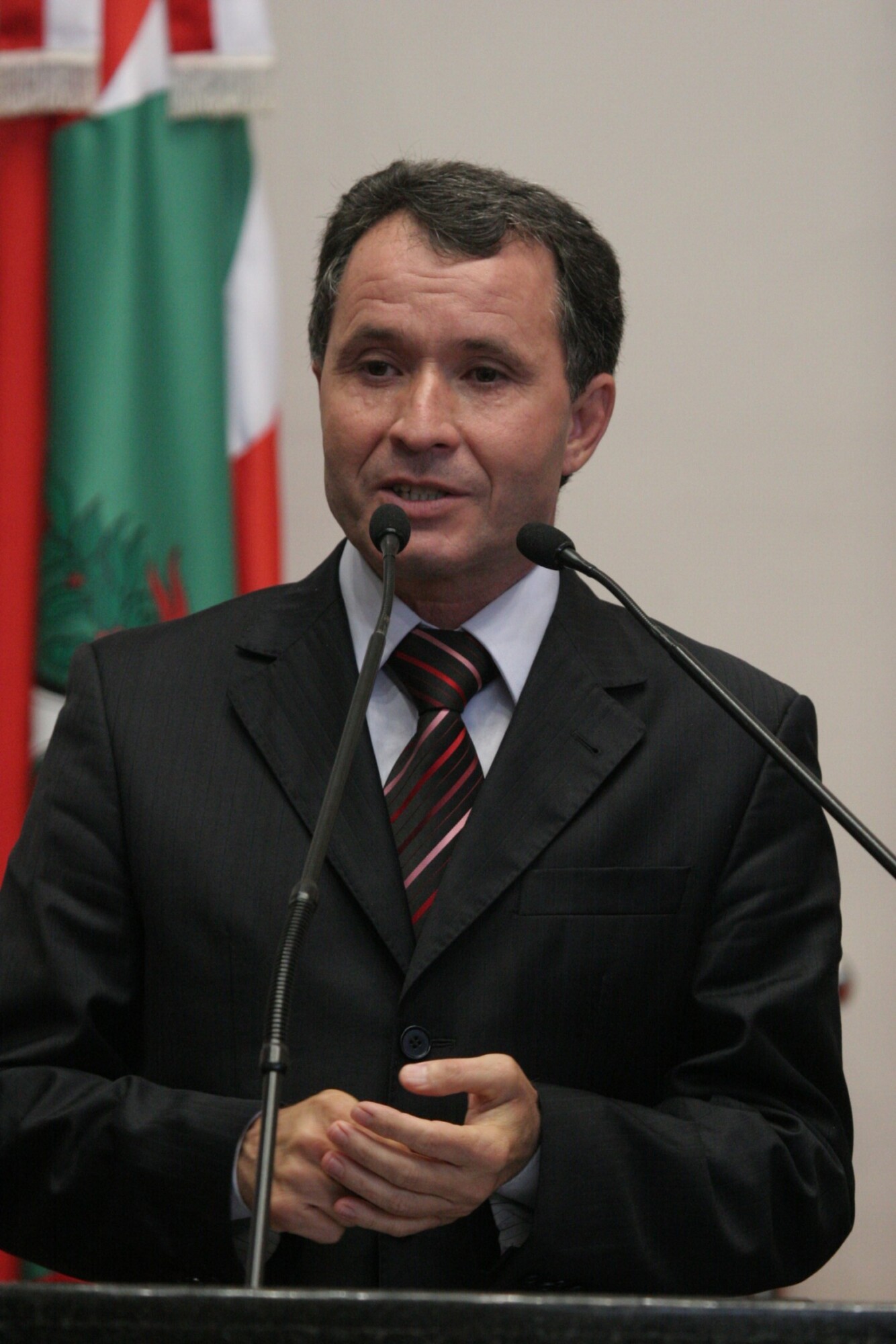 Dos Gabinetes – MP fará campanha com base em lei de Darci de Matos sobre uso de lan house