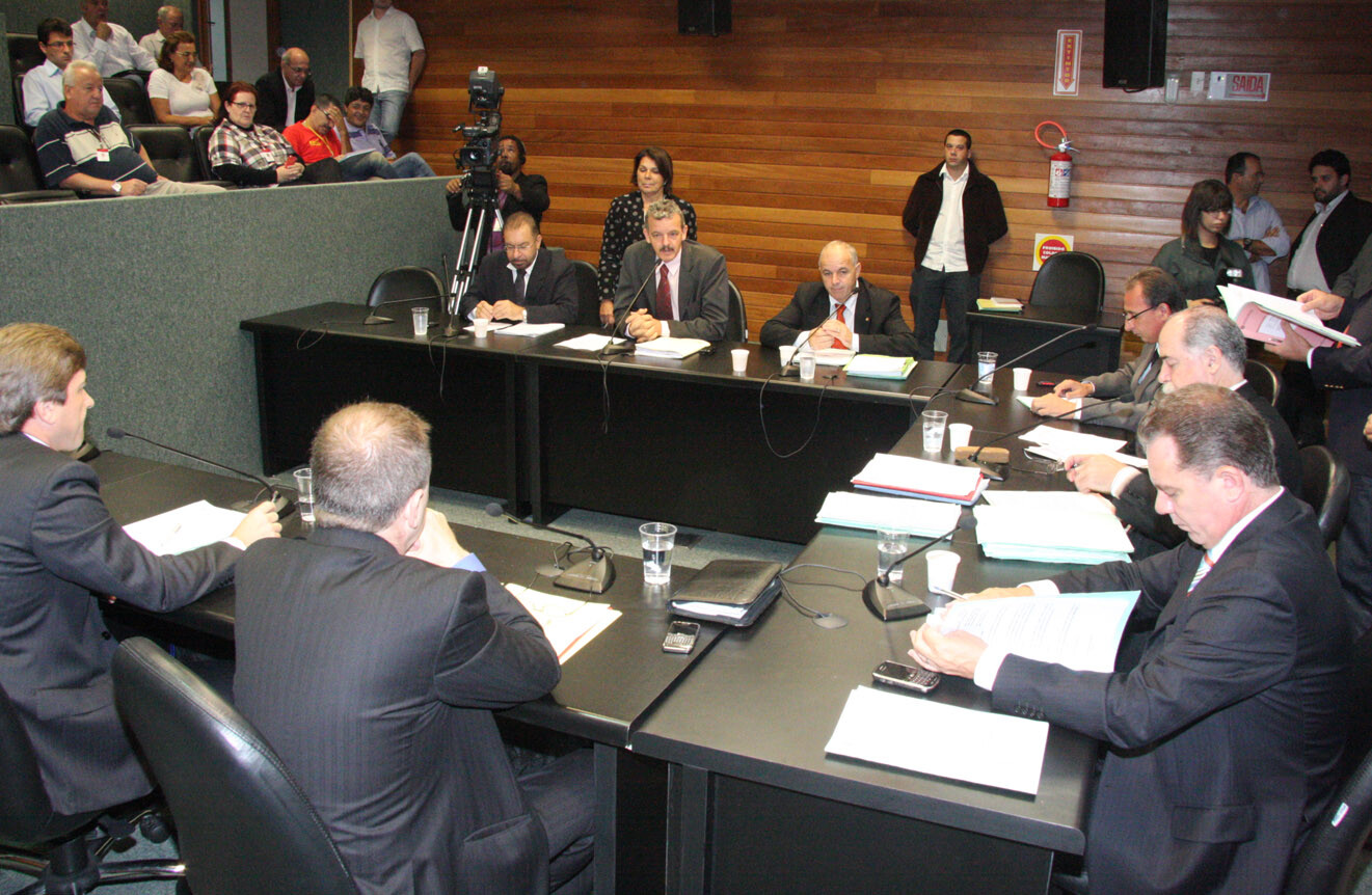 Dos Gabinetes- Reforma Administrativa: Dresch alerta para criação de cargos comissionados sem função