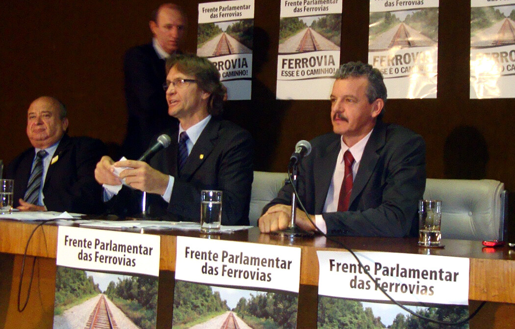 Dos Gabinetes- Dresch participa da instalação da Frente Parlamentar Nacional das Ferrovias