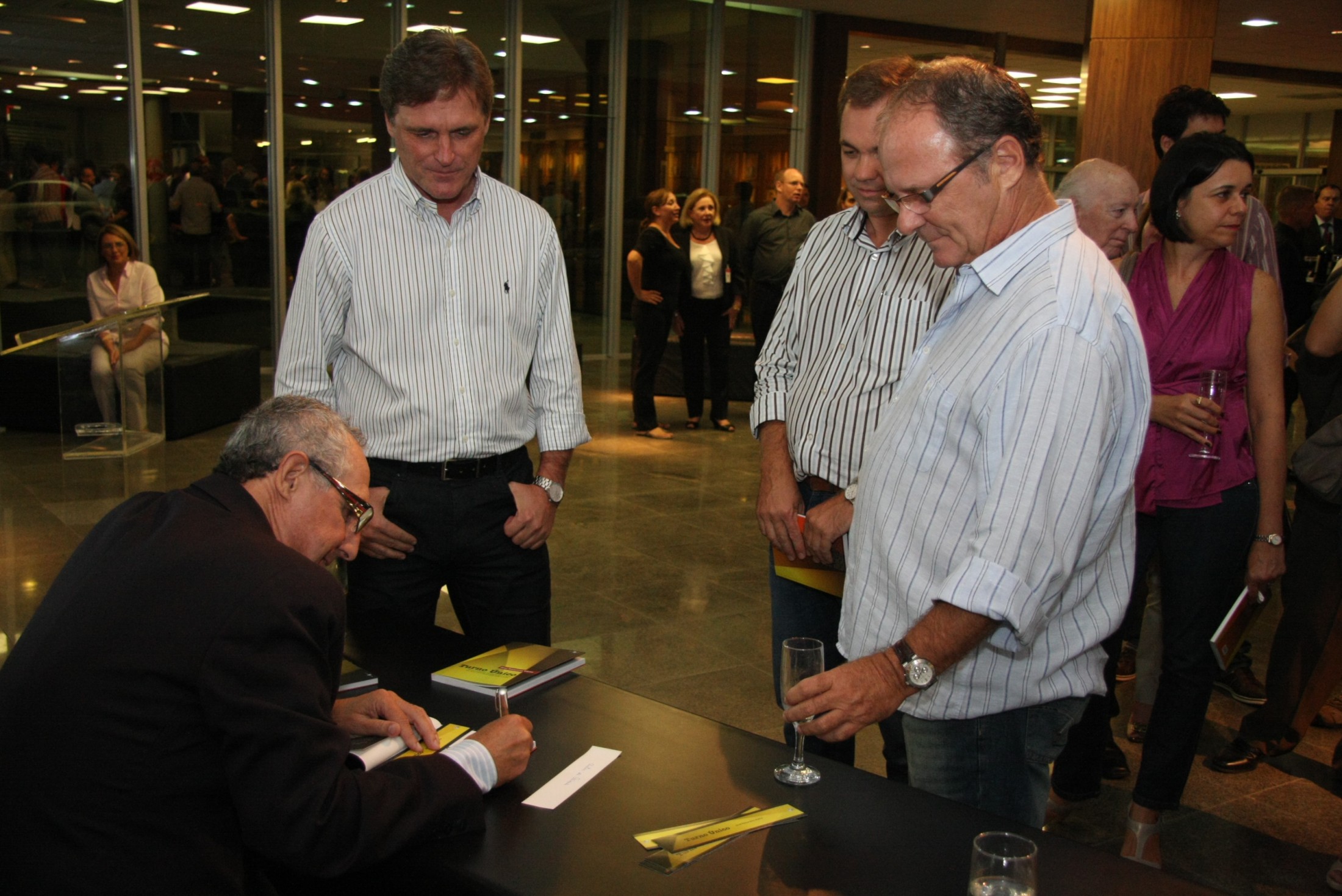 Lançamento Literário - Turno Único - Autor: José Nazareno Vieira (Zeno)