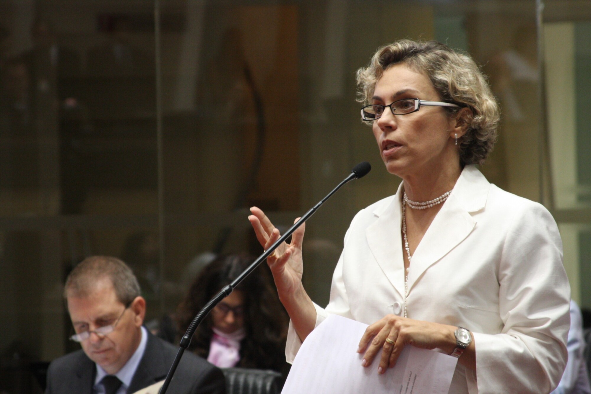 Dos Gabinetes – Deputada Ana Paula questiona Secretário da Fazenda sobre inchaço da máquina estatal