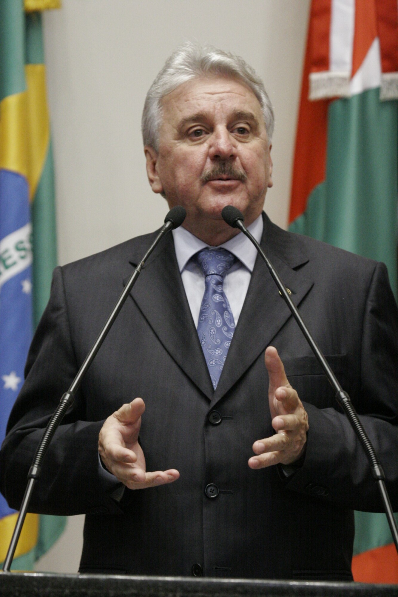Dos Gabinetes – Sopelsa valoriza esferas parlamentares e atuação da imprensa