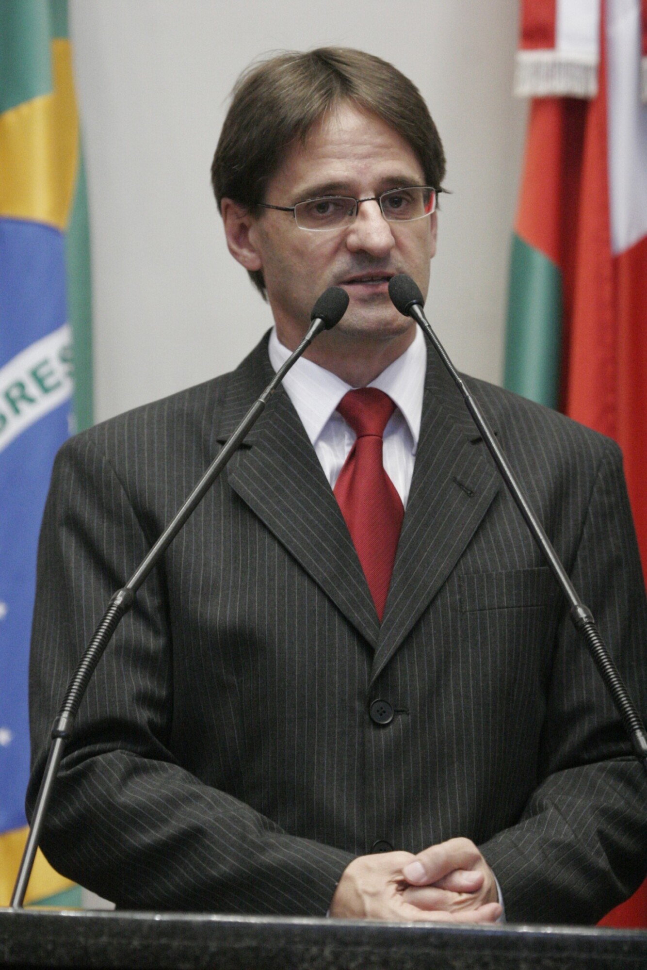 Dos Gabinetes – É desumano e injusto o que vem acontecendo com a saúde pública, diz Saretta