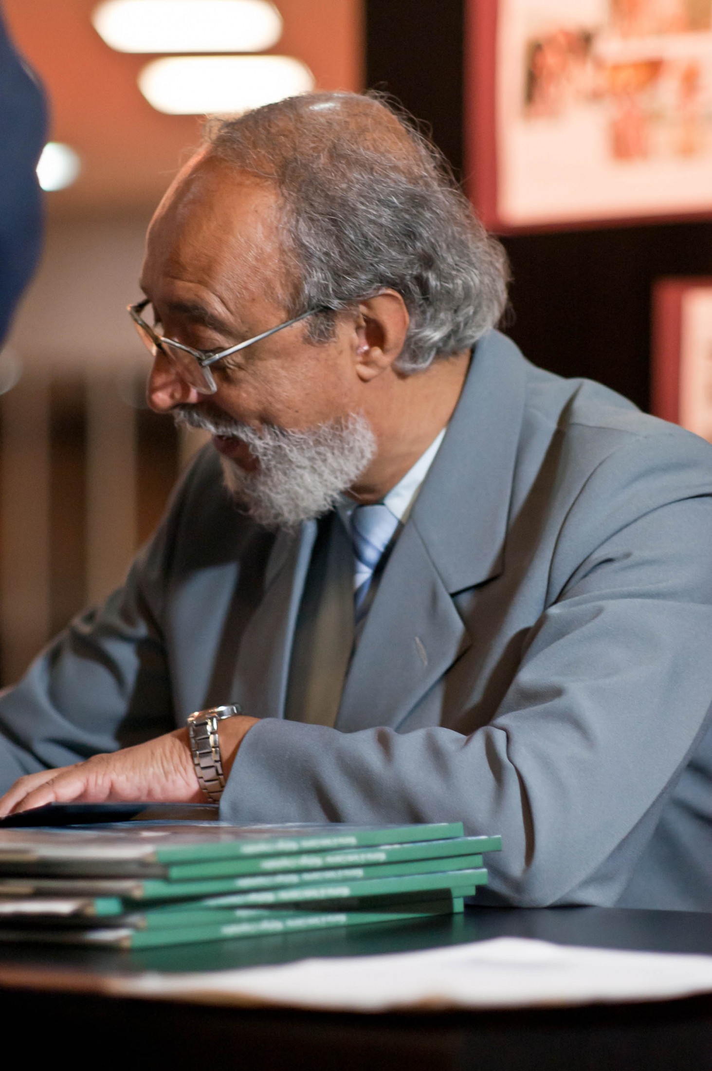 Lançamento Literário - Histórias de Santa Catarina - Náufragos e conquistadores - Autor: Eleutério Nicolau da Conceição