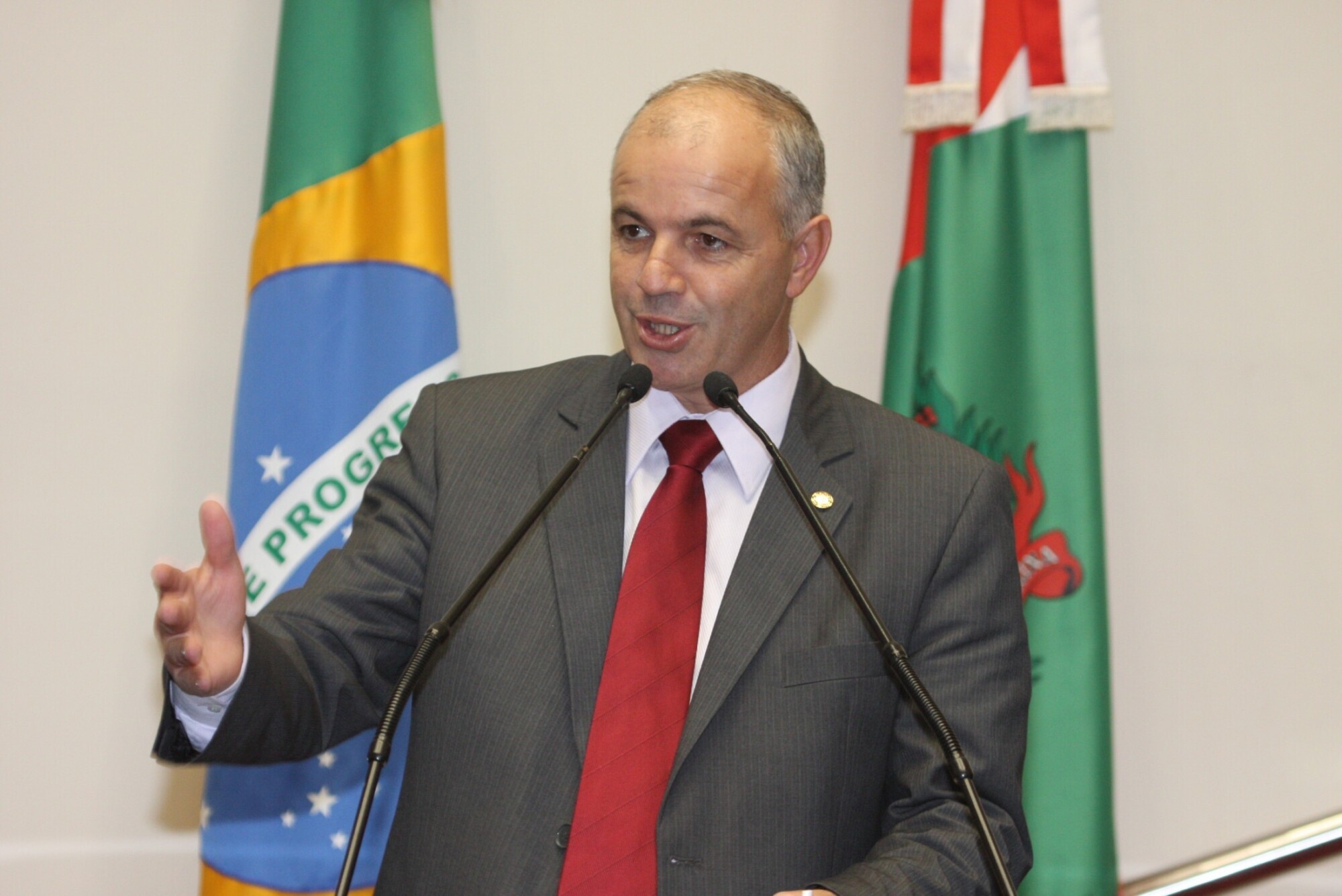 Dos Gabinetes – Aprovada indicação que pede blindagem para unidades de segurança