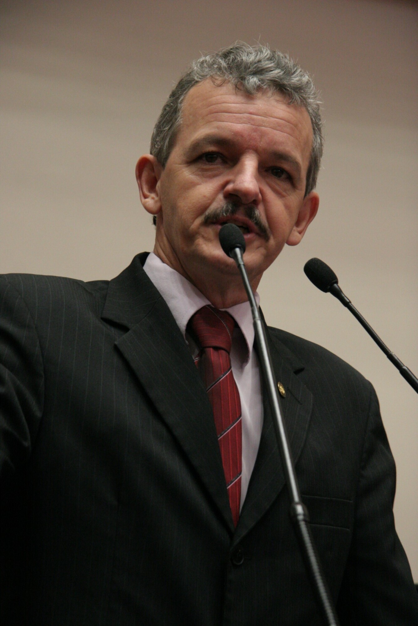 Dos Gabinetes – Dresch cobra aplicação de recursos durante audiência sobre atendimento de saúde na r