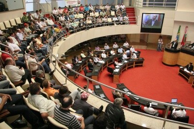 Fumicultores debatem preço e classificação do tabaco