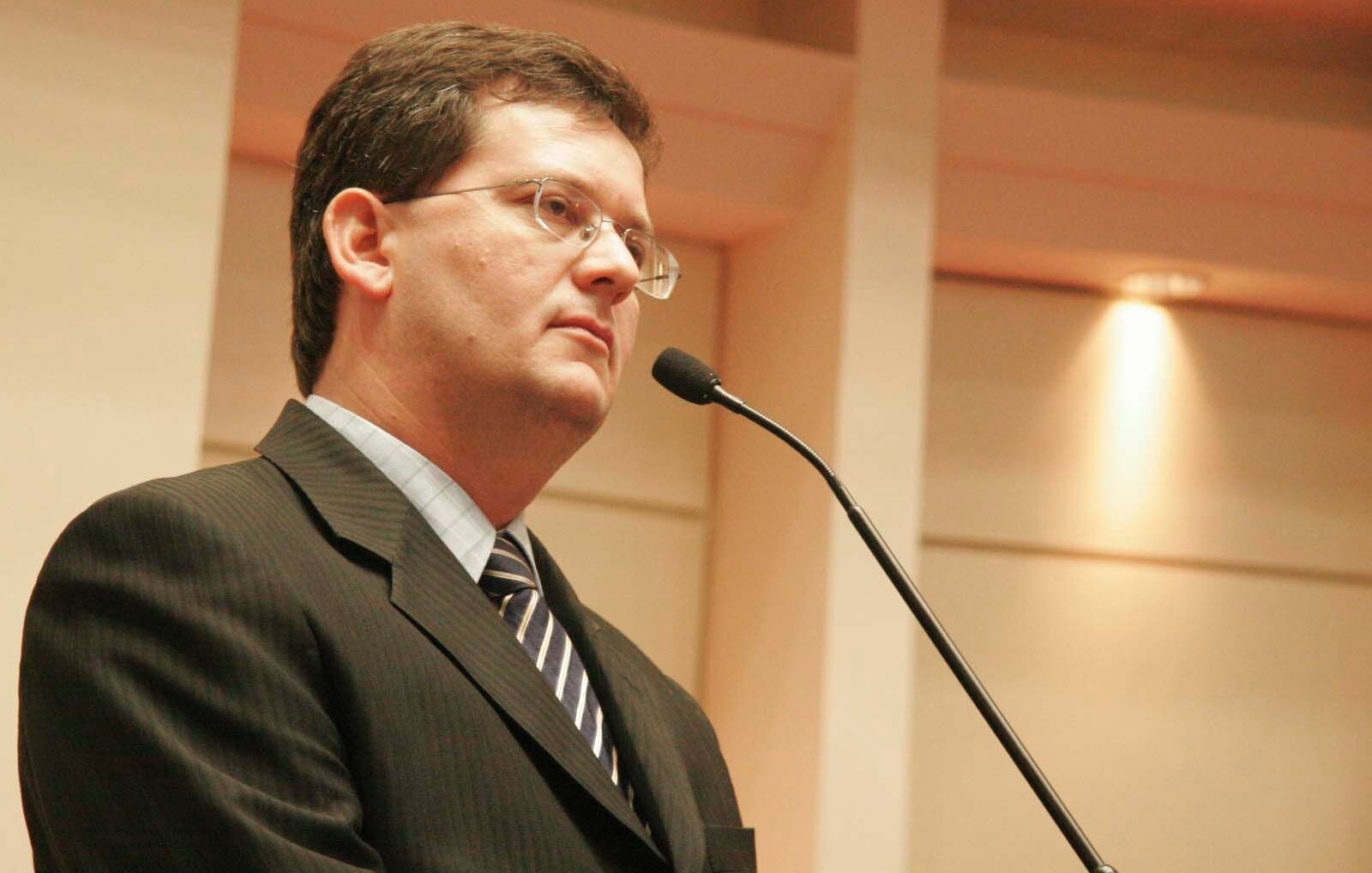 Dos Gabinetes – Deputado Jean Kuhlmann garante verbas para Blumenau