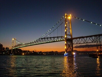 Ponte Hercílio Luz completa 85 anos