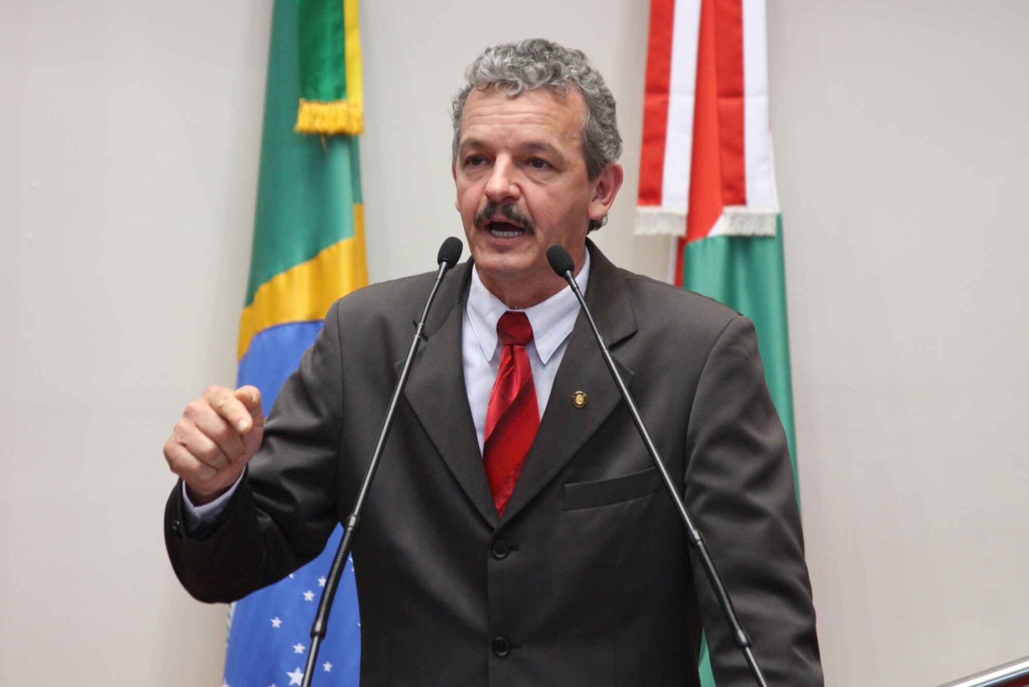 Dos Gabinetes – Para Dresch, o que falta é prioridade para a educação