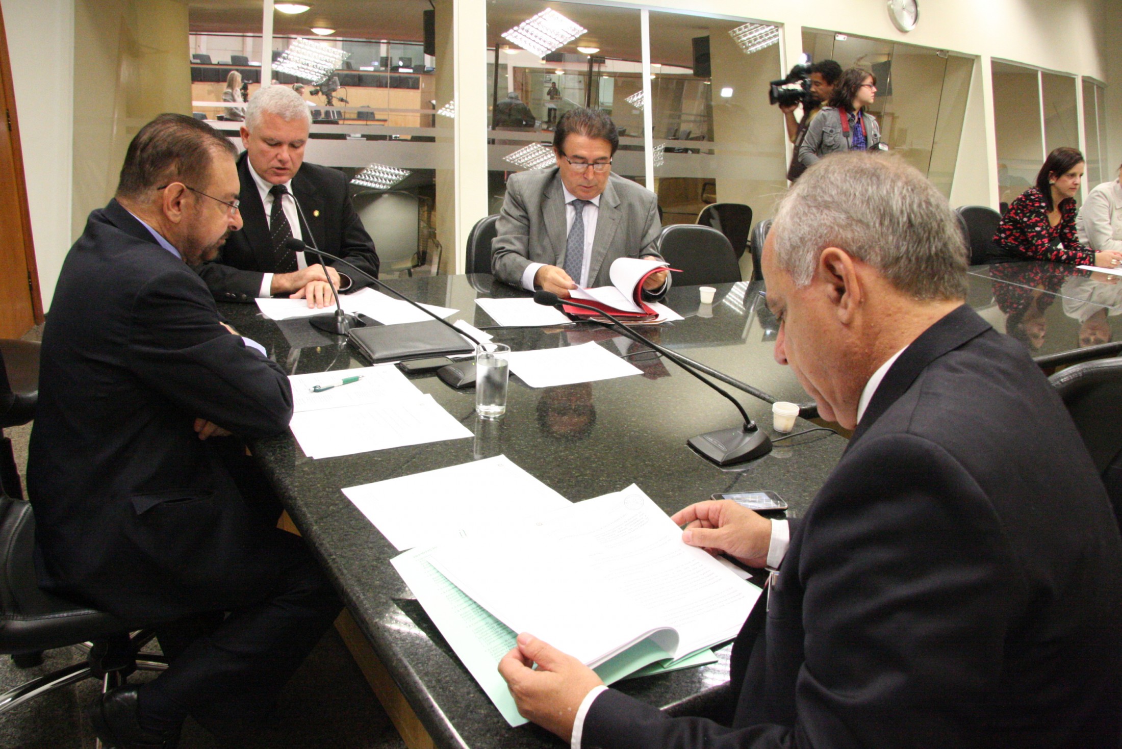 Empresa apresenta projeto de prevenção à dengue na Comissão de Saúde
