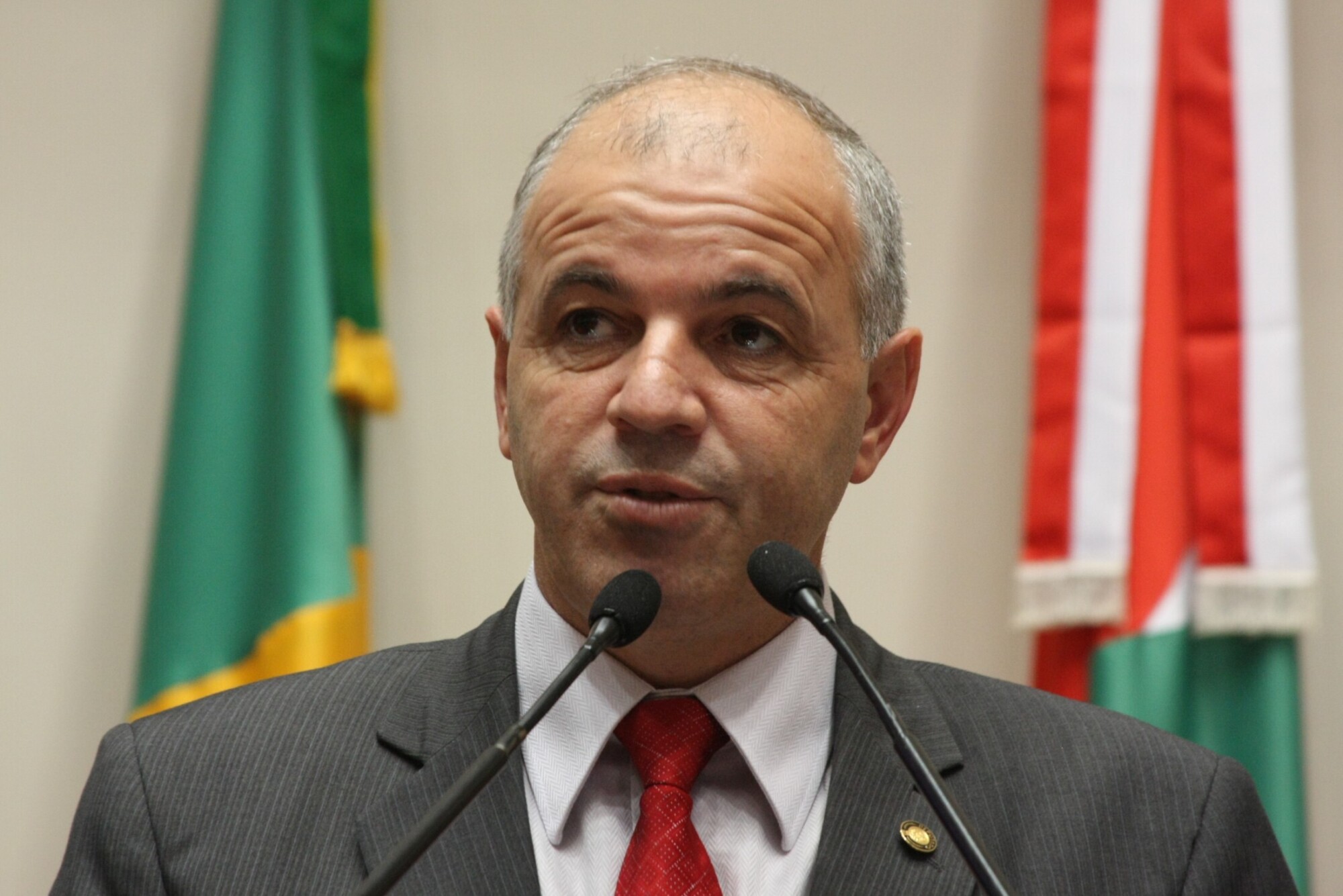 Dos Gabinetes – Deputado manifesta solidariedade aos bombeiros do RJ