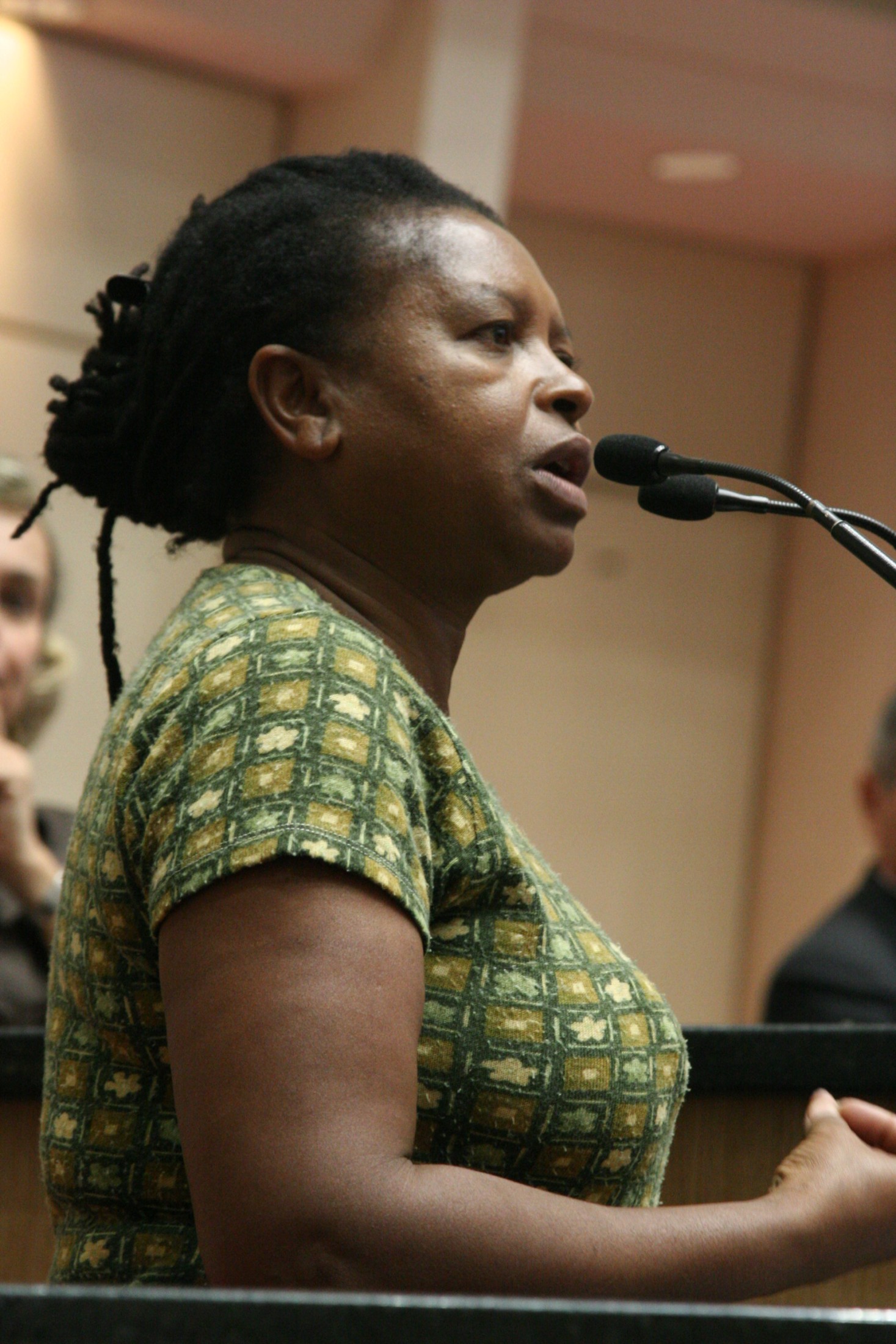 Prof. Wanda Gomes Pinedo - Representante do SINTE