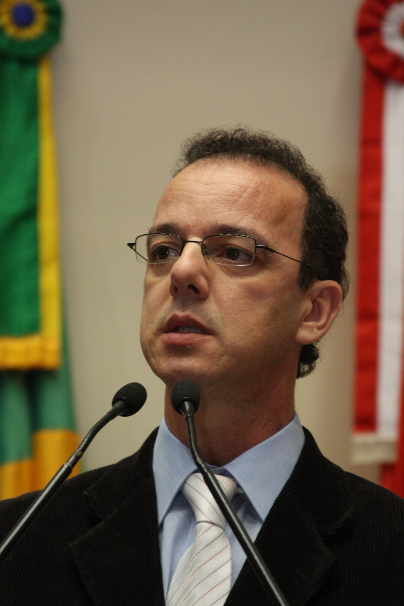 Dos Gabinetes – Deputados promovem no planalto serrano levantamento sobre  drogas no Estado