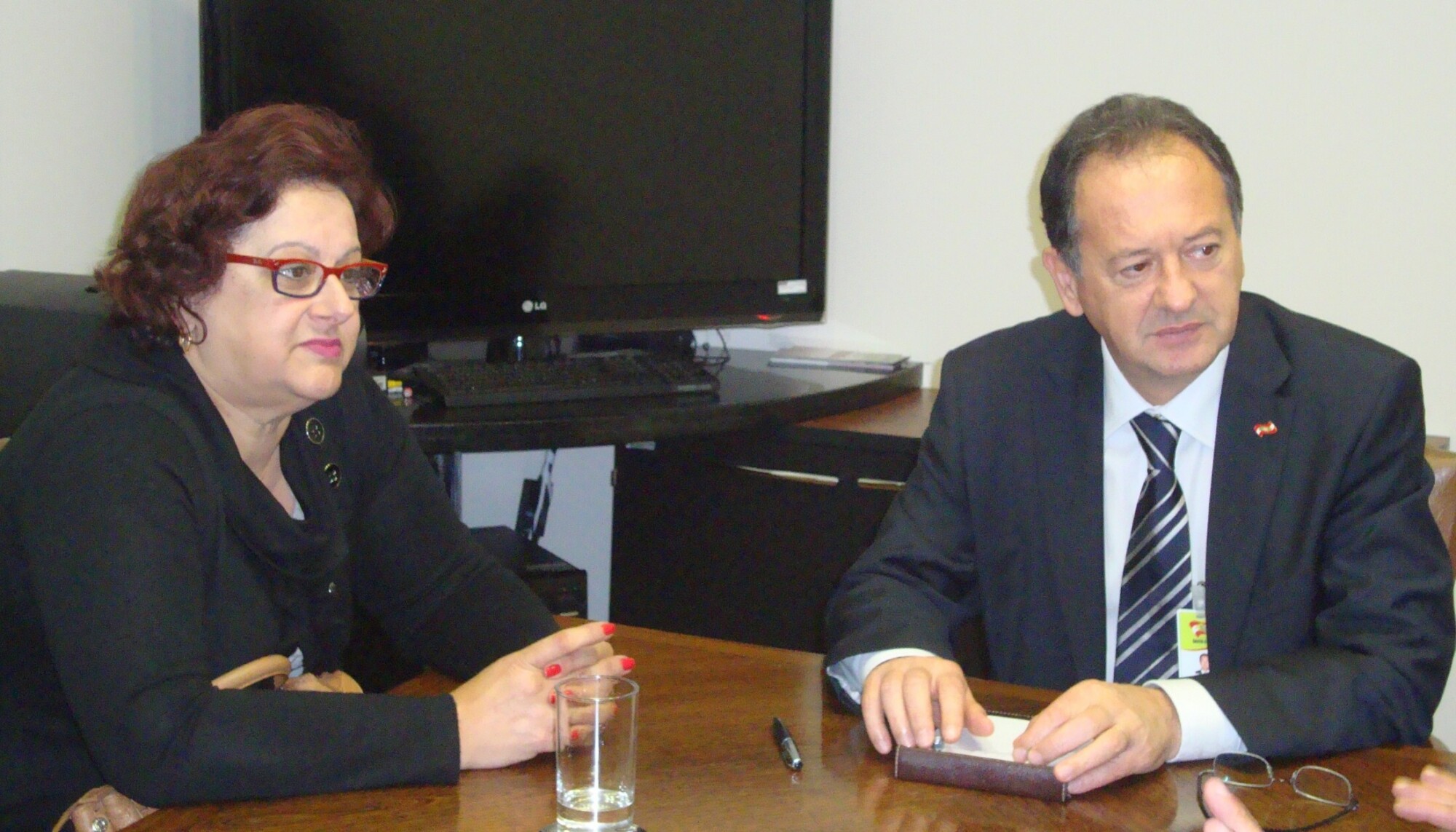 Dos Gabinetes- Deputada Dirce busca apoio para reabertura da unidade do IPREV em Palhoça