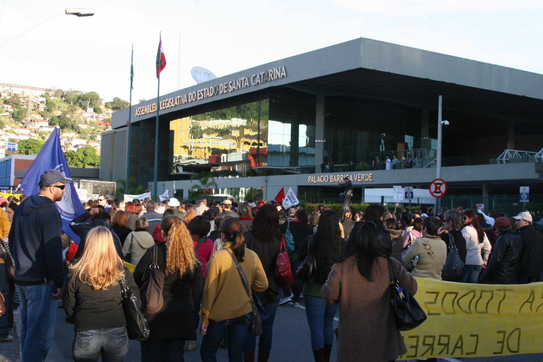 Manifestação de Professores em frente ALESC