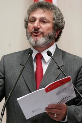 Deputado Padre Pedro vai ingressar com ação popular