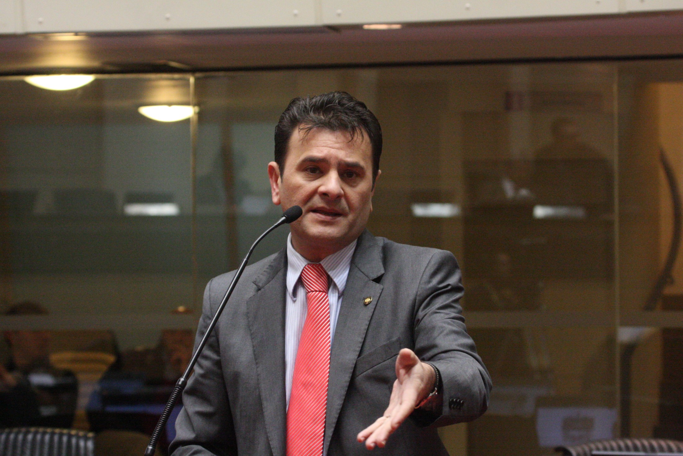 Deputado Elizeu Mattos (PMDB)