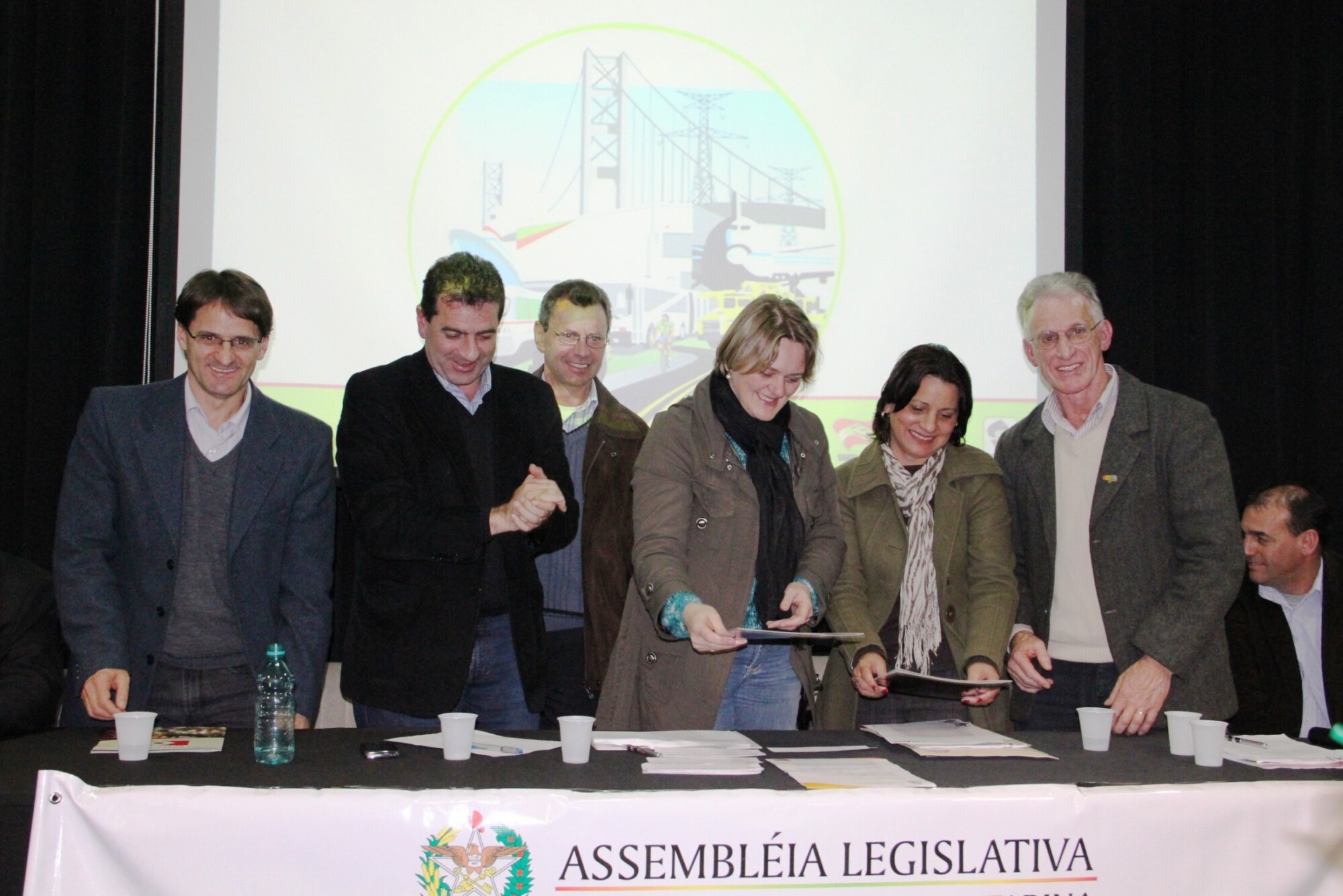 Deputado Neodi Saretta (PT) participa de debate sobre precariedade  das rodovias catarinenses