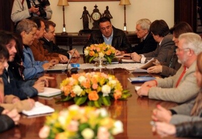 Governo do Estado e magistério buscam acordo para fim da greve dos professores