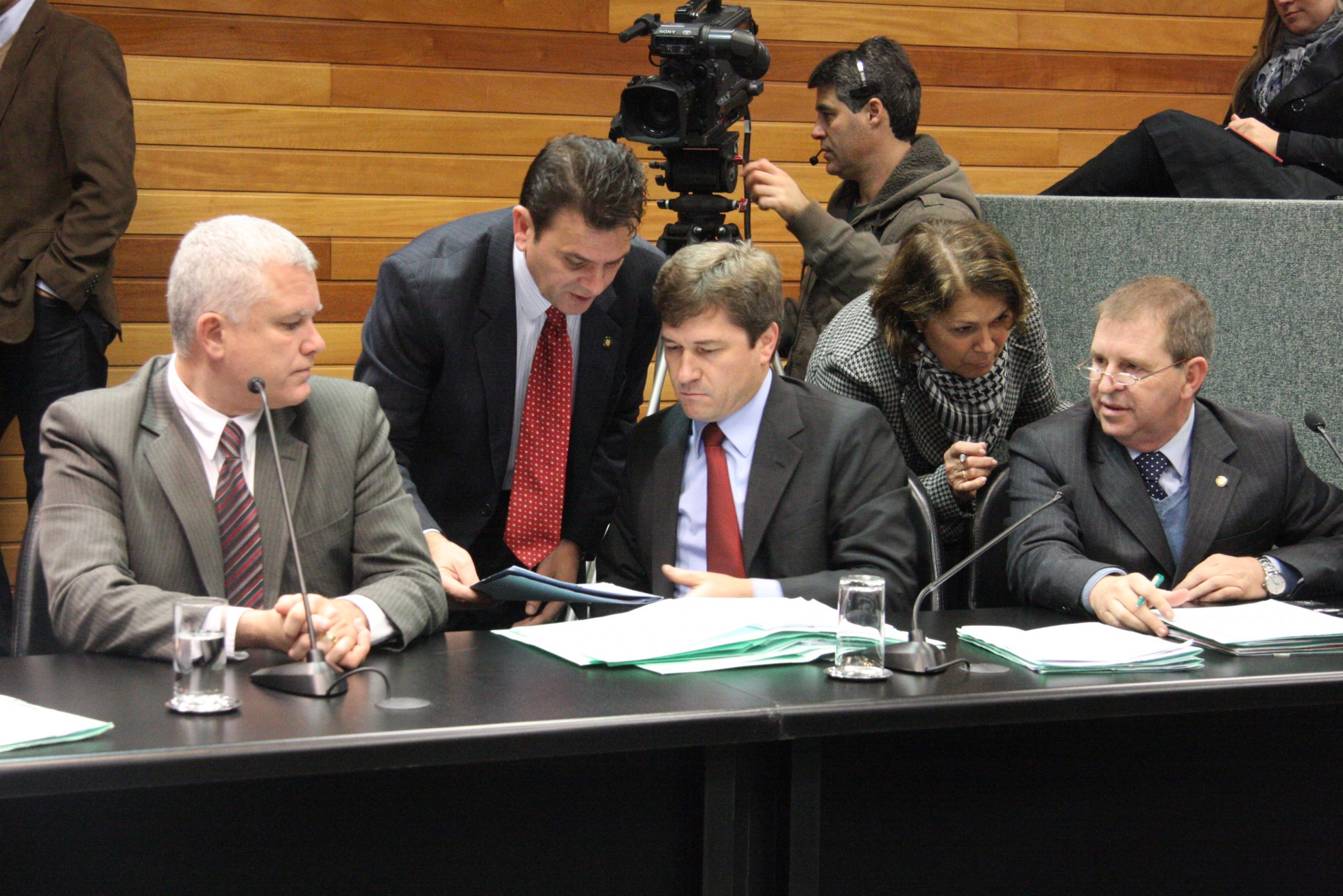 CCJ agenda reunião extraordinária para votar PLC do Magistério