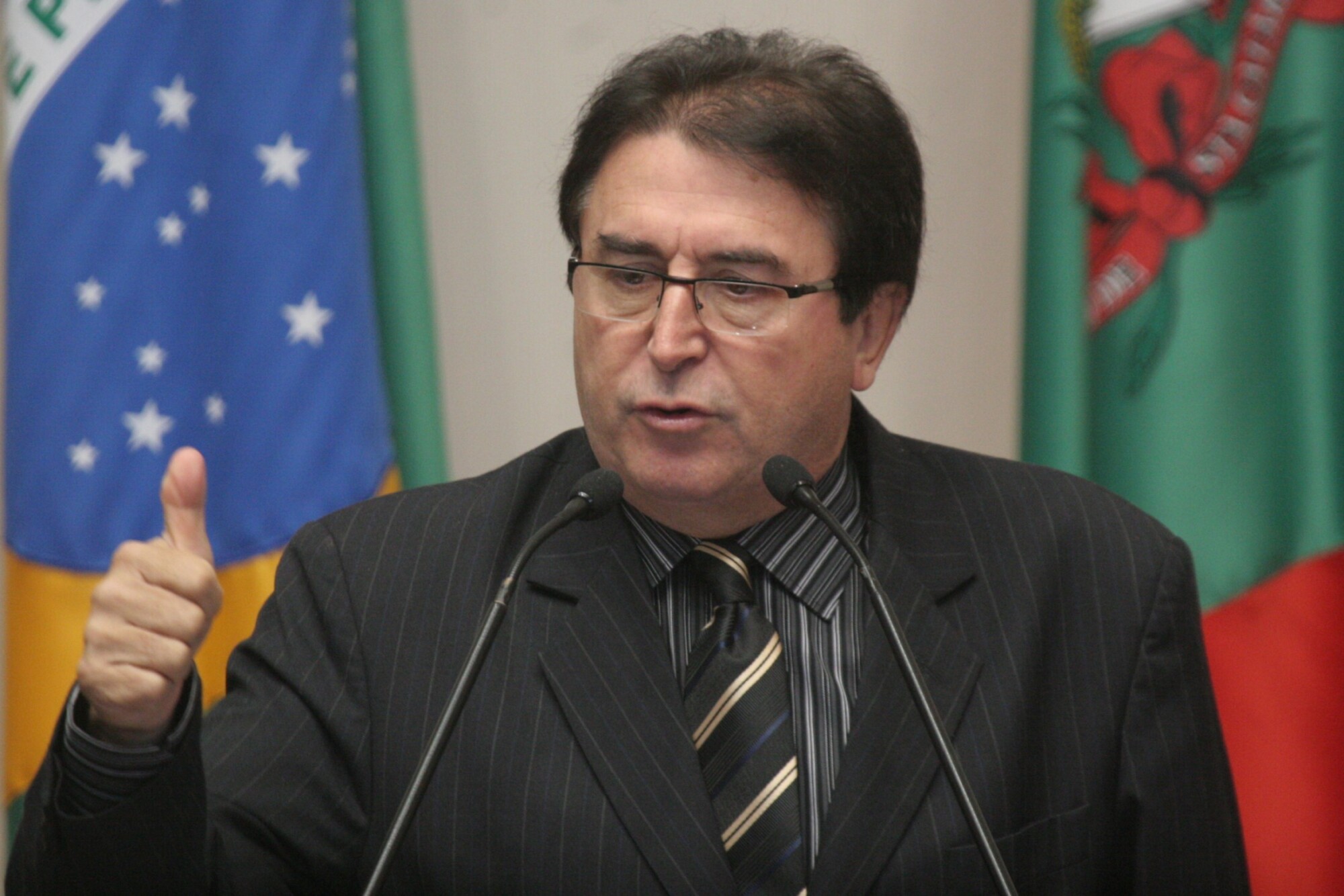 Dos Gabinetes – Aguiar cobra mais investimento público na saúde