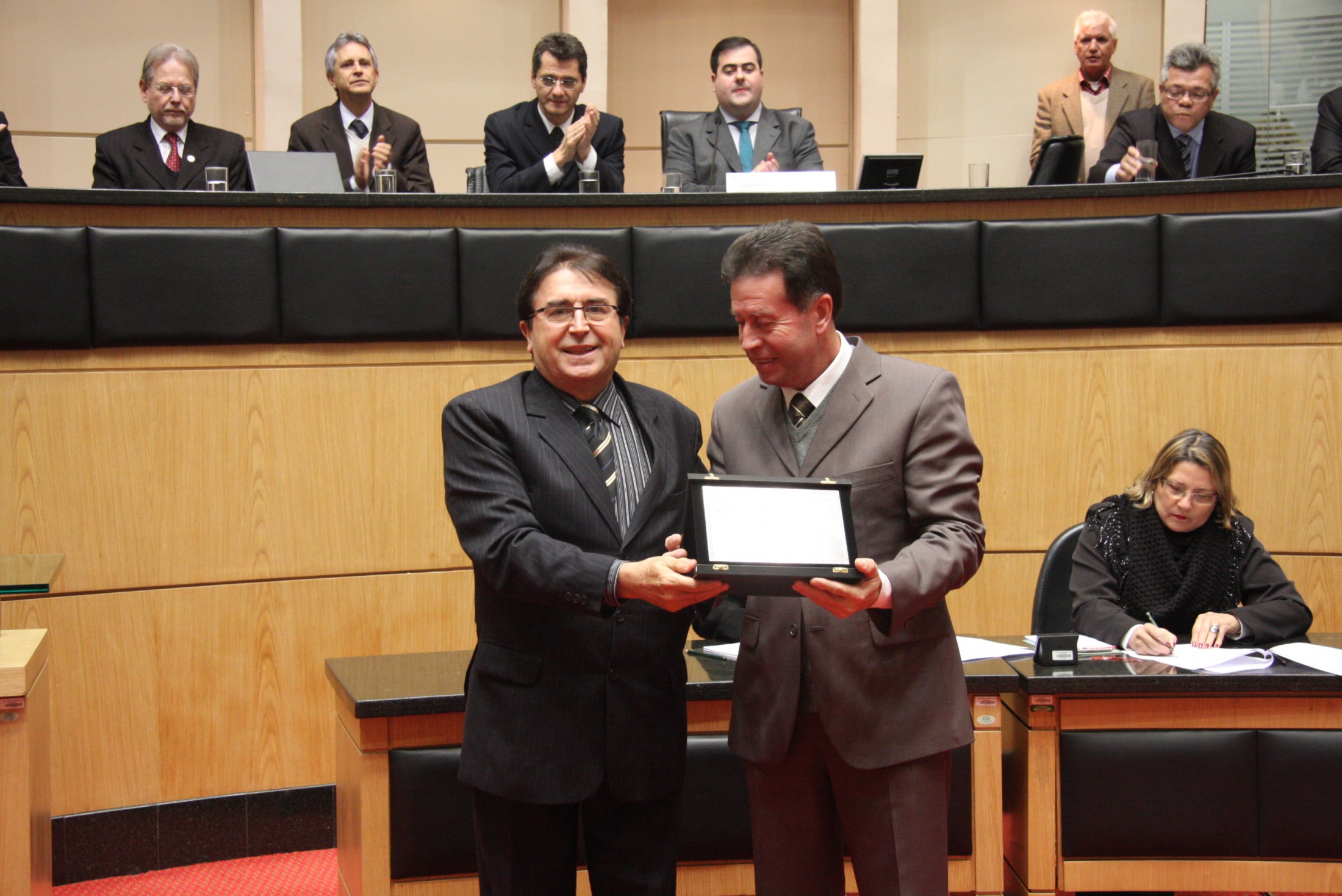 Assembleia homenageia SBT pela passagem de 30 anos em SC