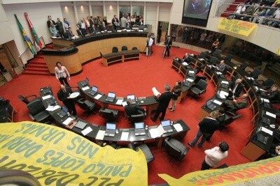 Deputados aprovam PLC do magistério
