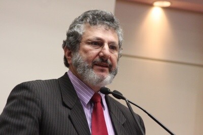 Padre Pedro discute subsídio vitalício para ex-governadores com ministro do STF