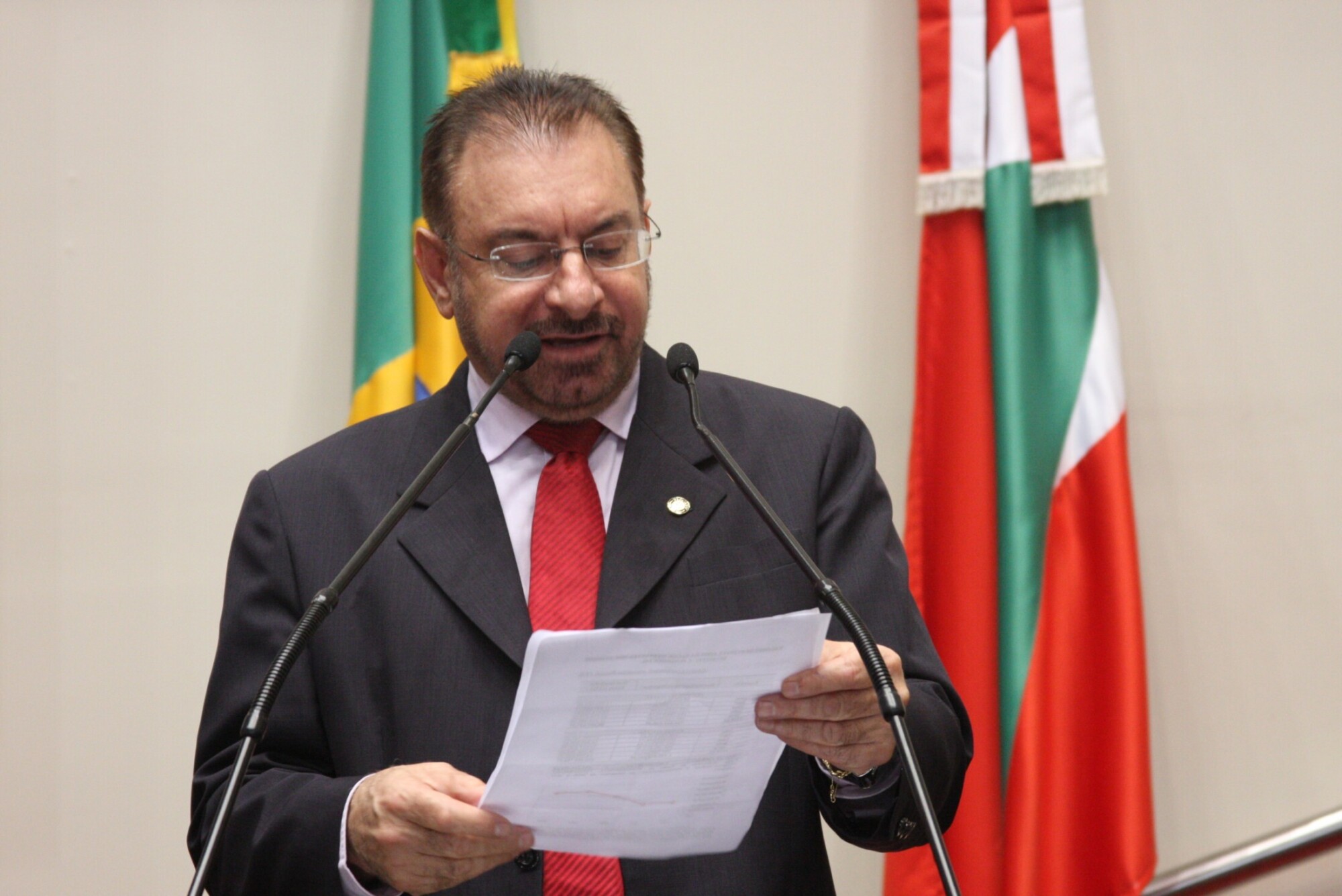 Dos Gabinetes- Morastoni debate com o Ministro da Saúde a inclusão das doenças não transmissíveis na