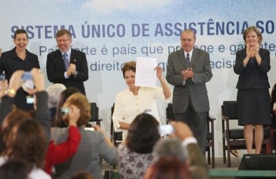 Sancionada a lei que prevê o SUAS