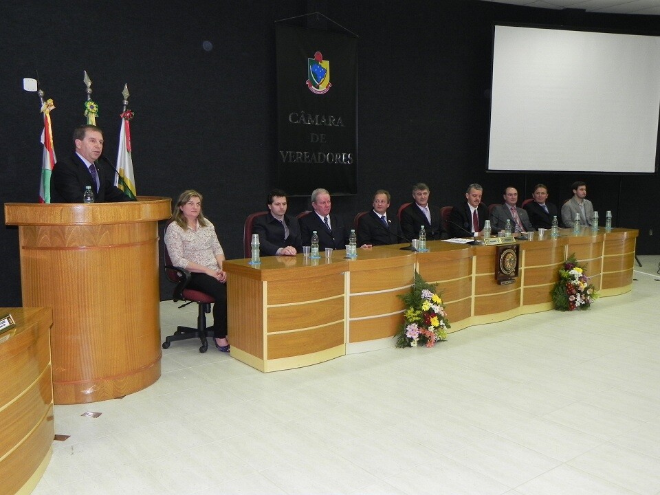 Dos Gabinetes- Eskudlark prestigia aniversário de Maravilha