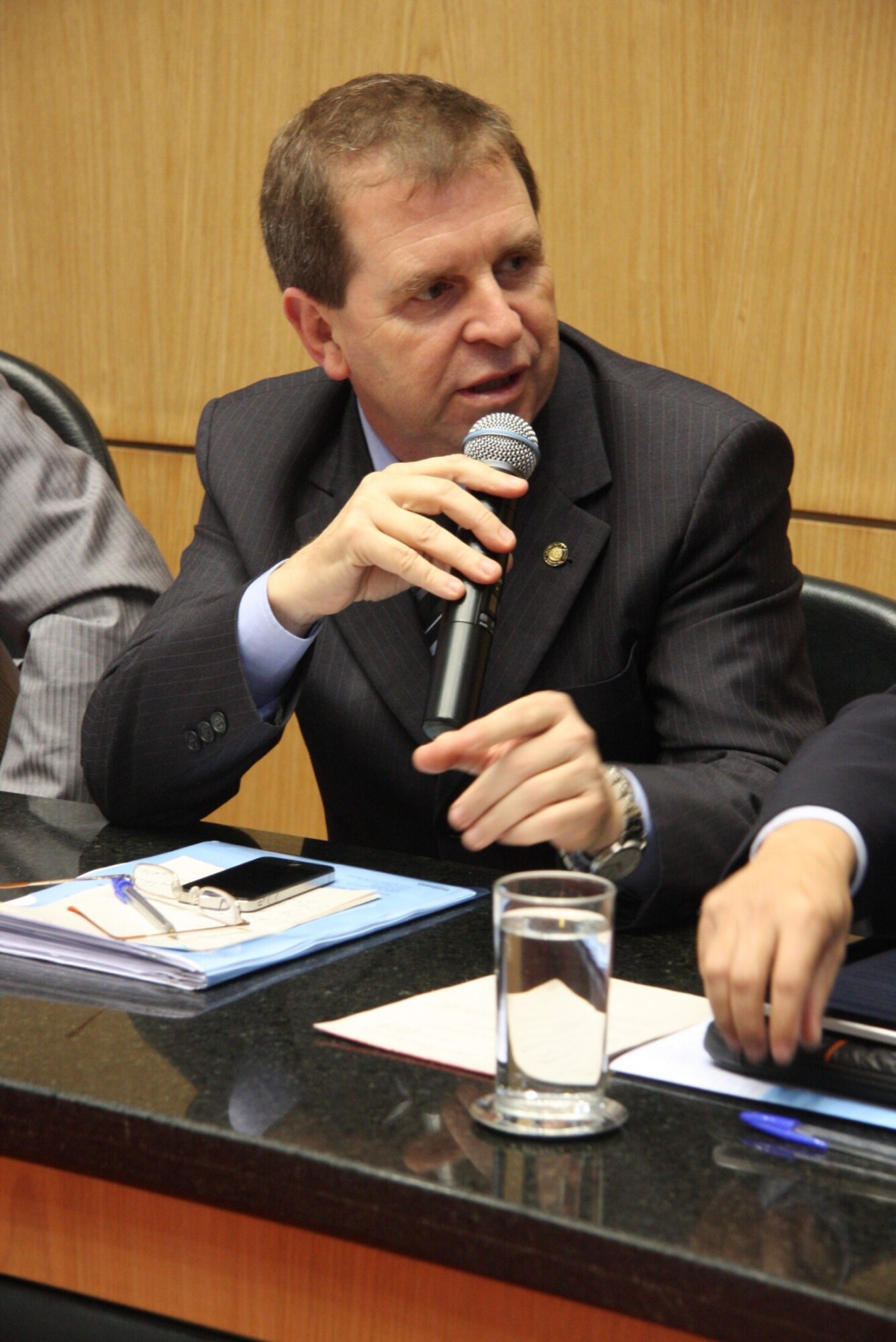 Dos Gabinetes – Eskudlark propõe ação integrada das polícias para desarticular quadrilhas que agem n