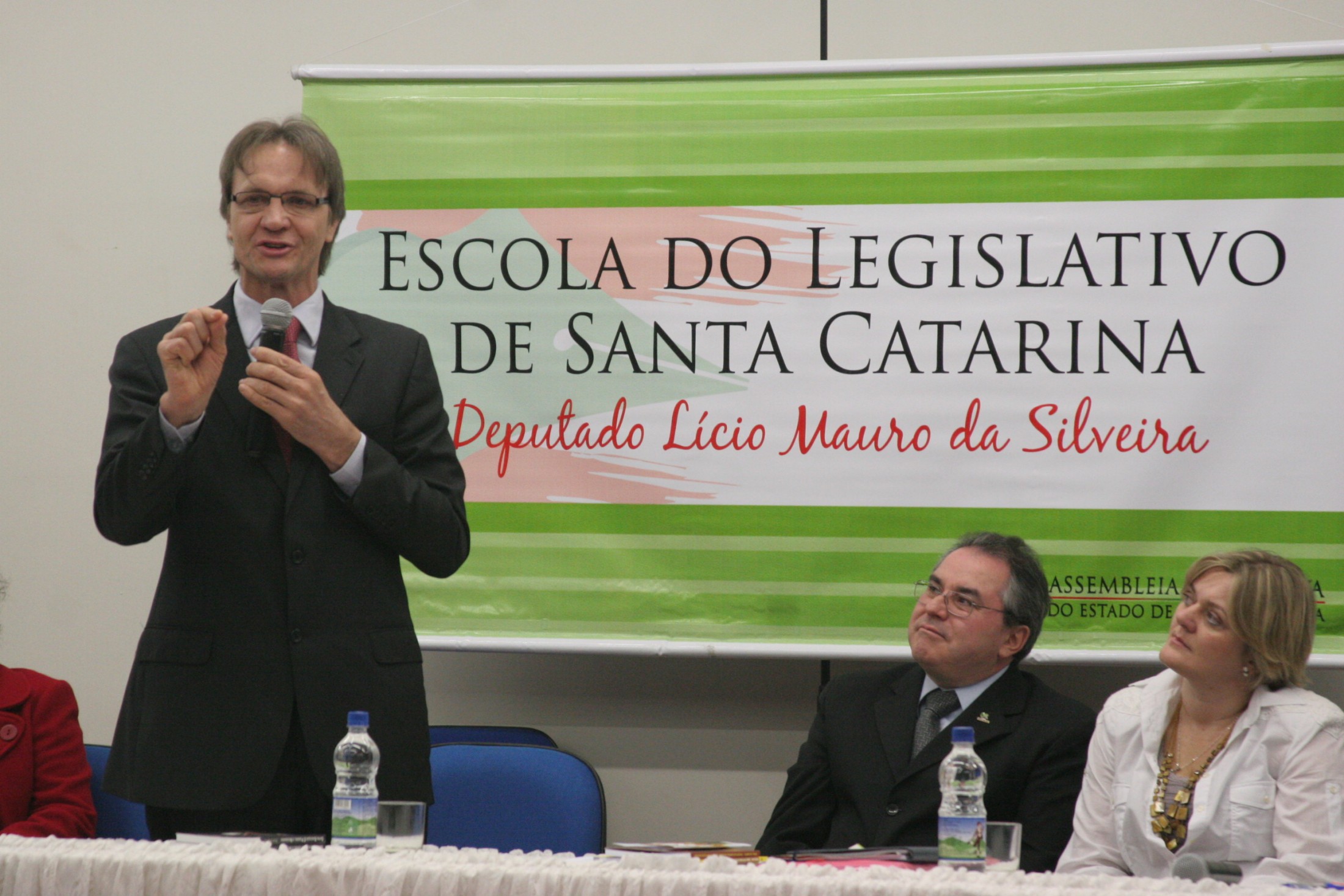 Seminário debate Plano Nacional de Educação em Joaçaba