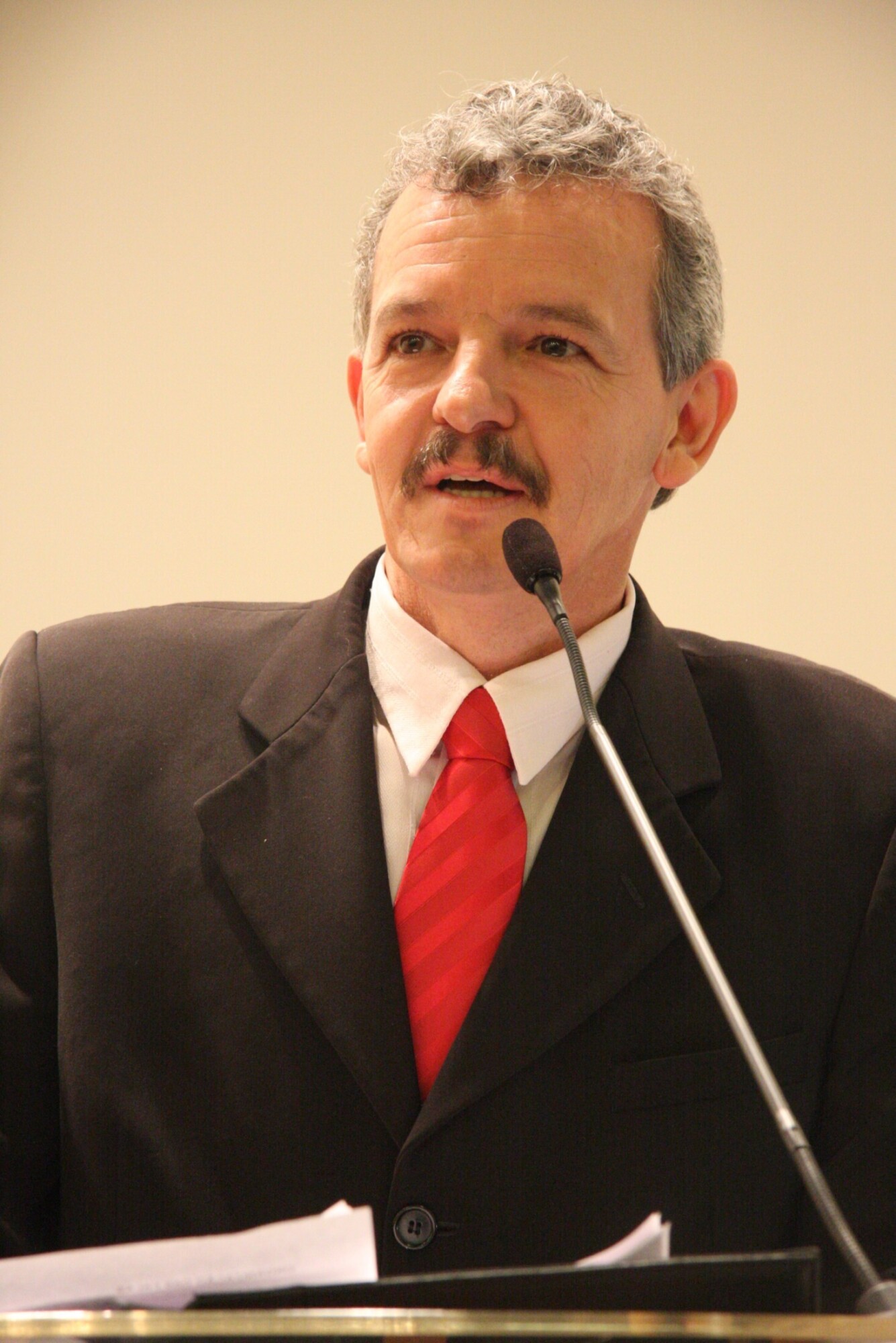 Dos Gabinetes – Oposição e sindicatos discutem tramitação do PL da Casan