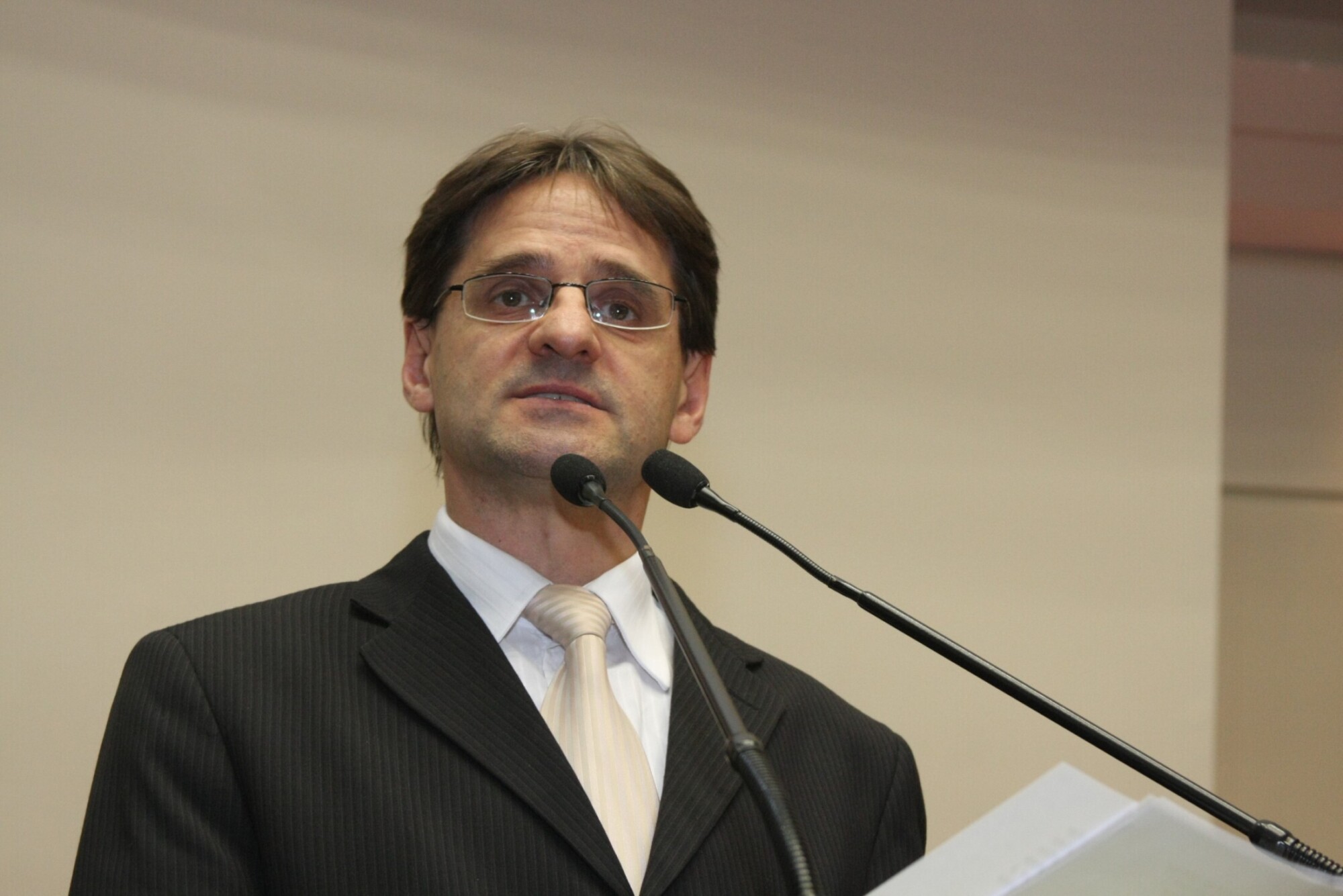 Dos Gabinetes – Saretta pede concurso publico para contratação de mais policiais