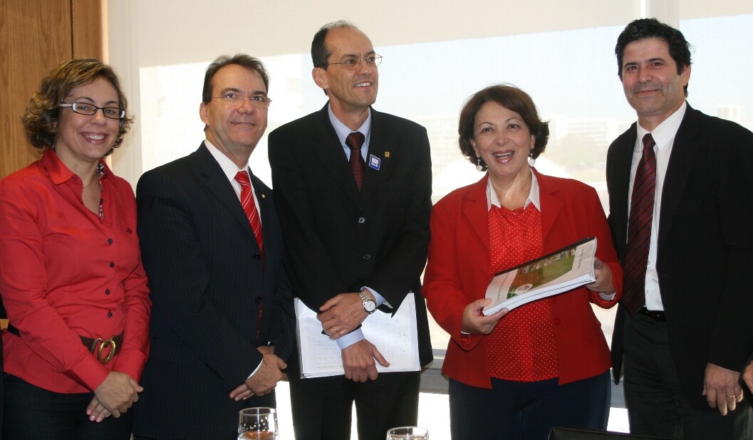 Dos Gabinetes – Deputada Ana Paula participa de reuniões, em Brasília, que estabelecem parceria entr