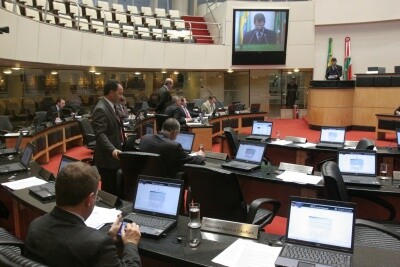 Saúde e meio ambiente entram em destaque no plenário