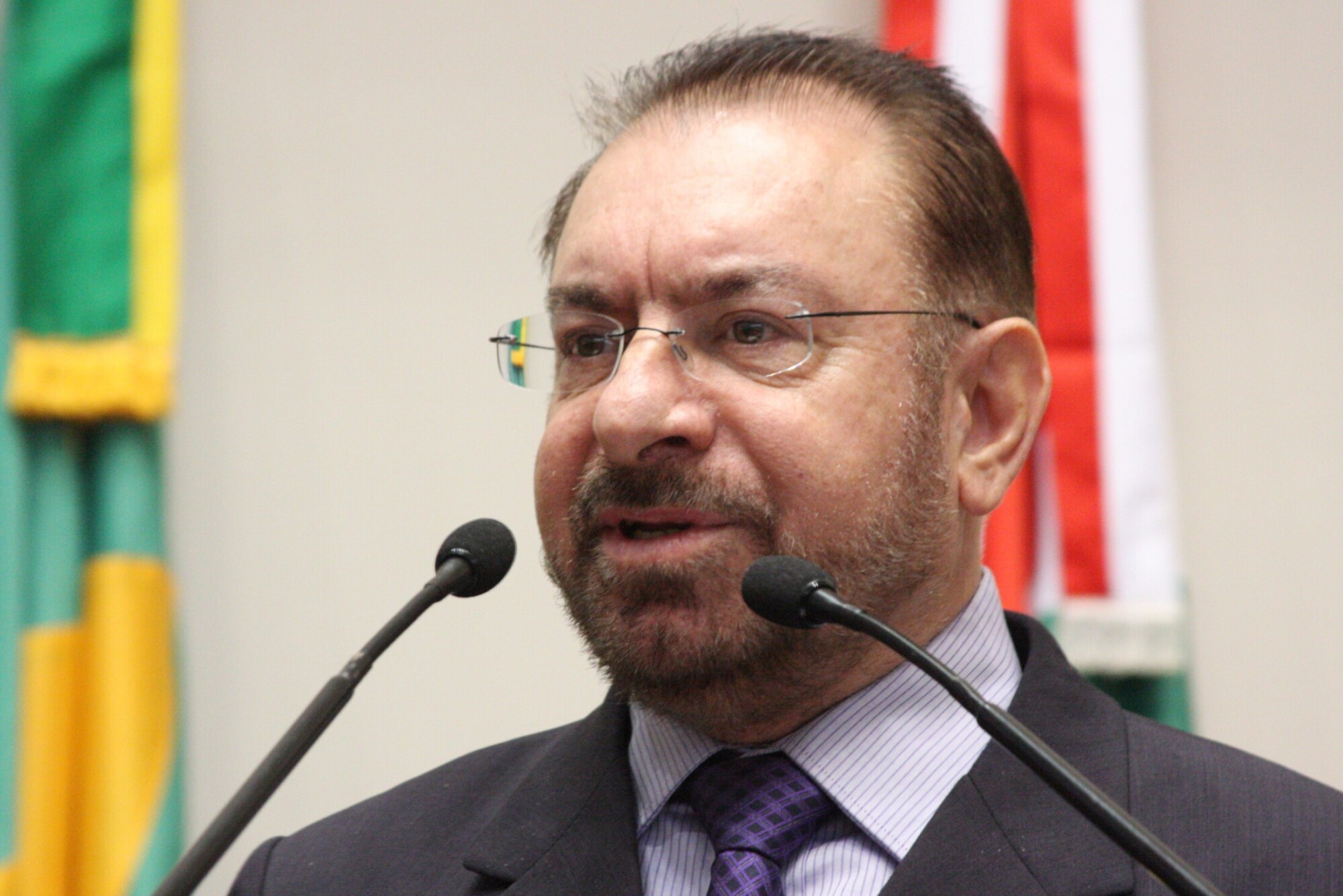 Dos Gabinetes – Deputado Volnei Morastoni faz defesa dos petistas citados em matéria da revista Isto